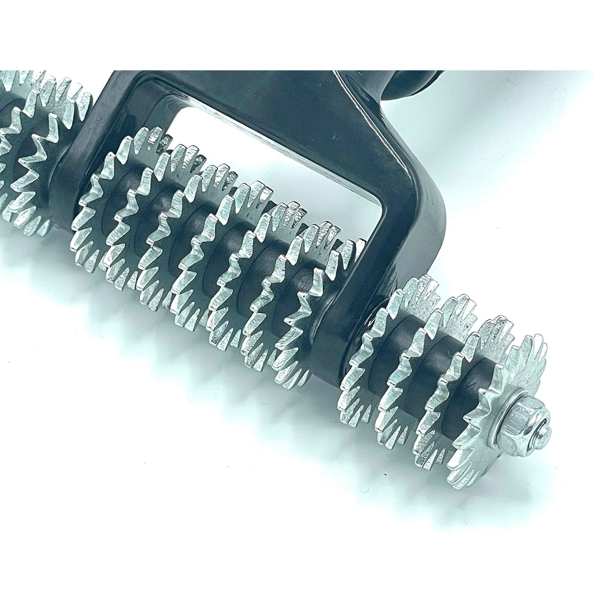 CCA Raised Handle Carpet Pile Grooming Star Roller for Joins to Knit The Pile After a Heat Seam Join evenly.
